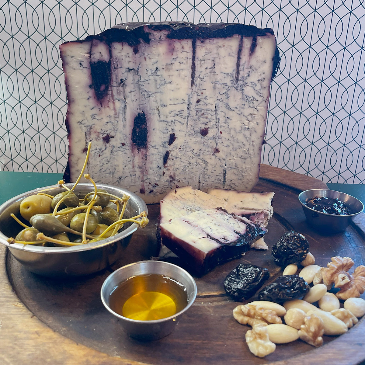 Sambuco Blu – Erborinato di Bufala affinato al Sambuco